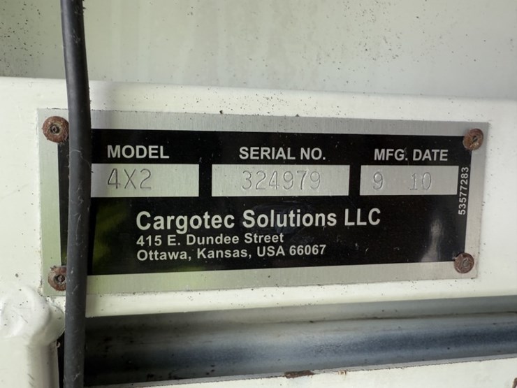 2010-kalmar-ottawa-yard-spotter-truck-image-19