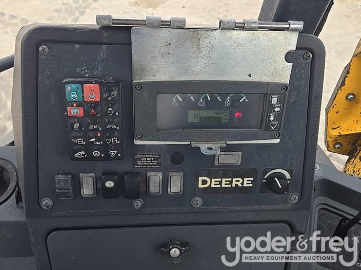 2021-deere-310sl-image-106