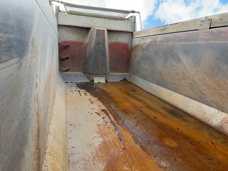 2015-caterpillar-ct660-image-30