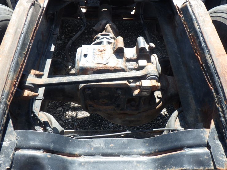 2001-mack-ch613-image-9