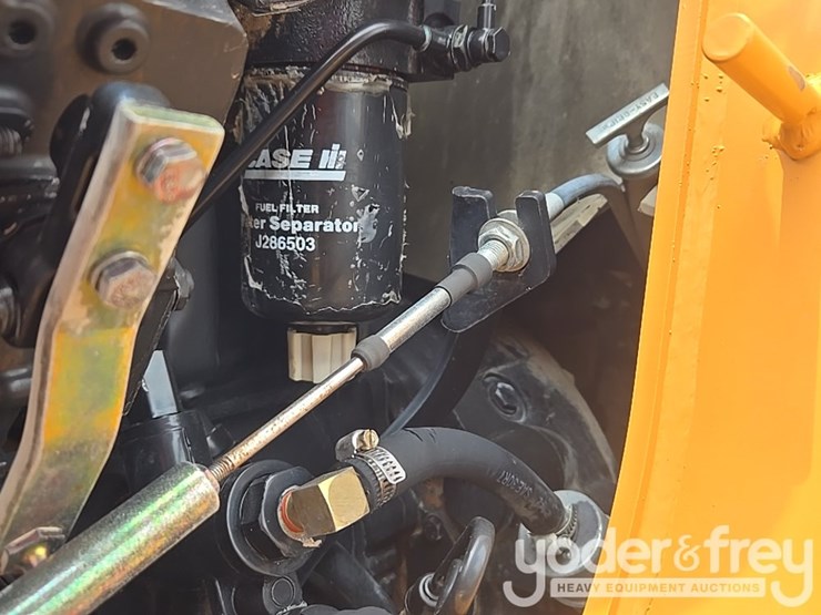 2004-case-580m-image-66