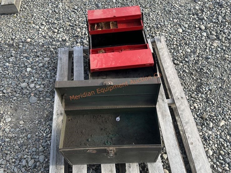 2--metal-toolboxes-image-5