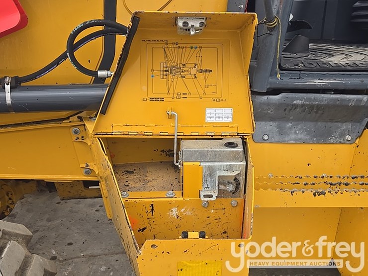 2021-deere-310sl-image-56