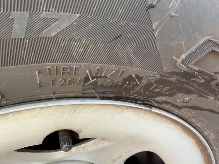 2013-chevrolet-tahoe-image-15