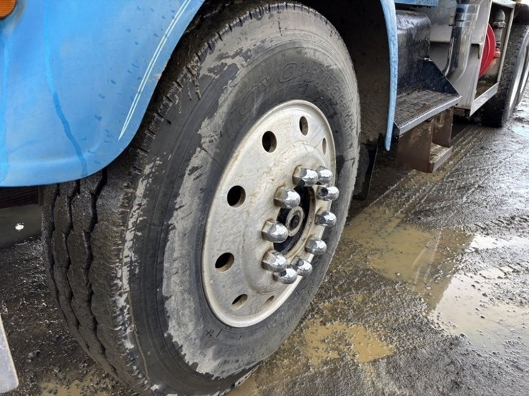 kenworth-w900-image-9