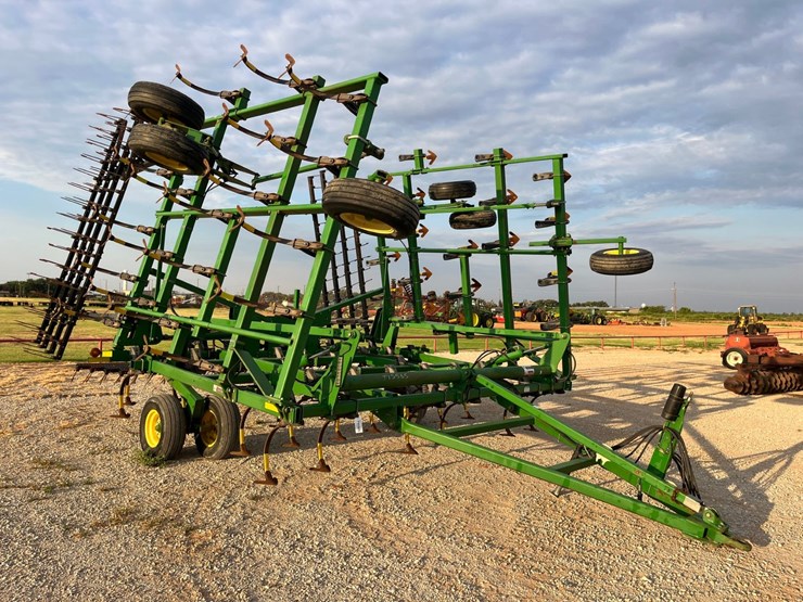 2004-john-deere-2210-image-6