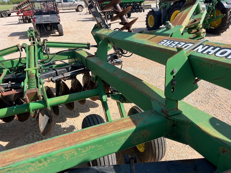 2000-john-deere-637-image-11