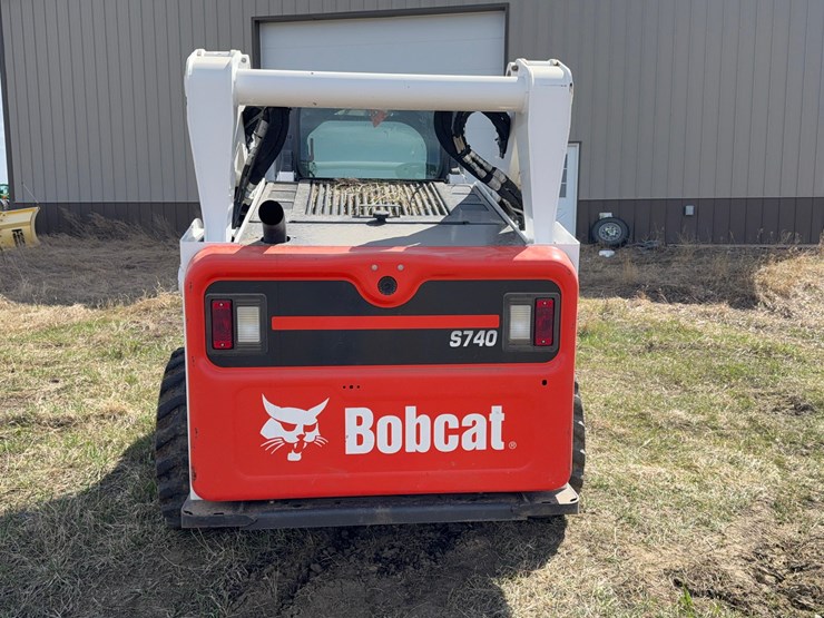 2021-bobcat-s740-image-4