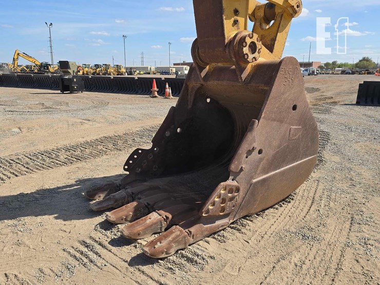 2014-caterpillar-349fl-image-9