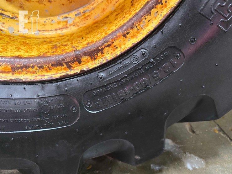 2005-deere-410g-image-32