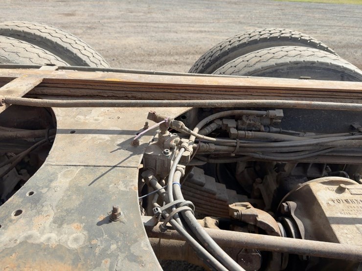 2000-mack-rd688s-image-25