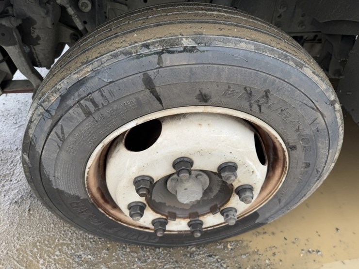 2014-freightliner-mt45-image-13