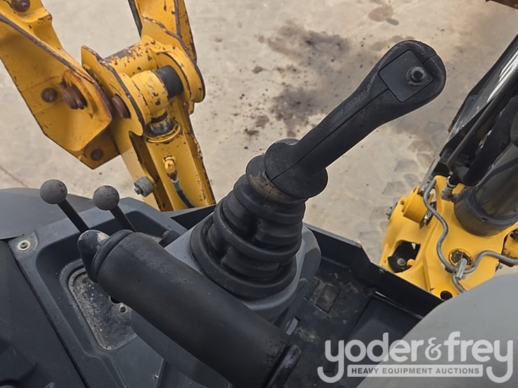 2018-deere-310l-image-96