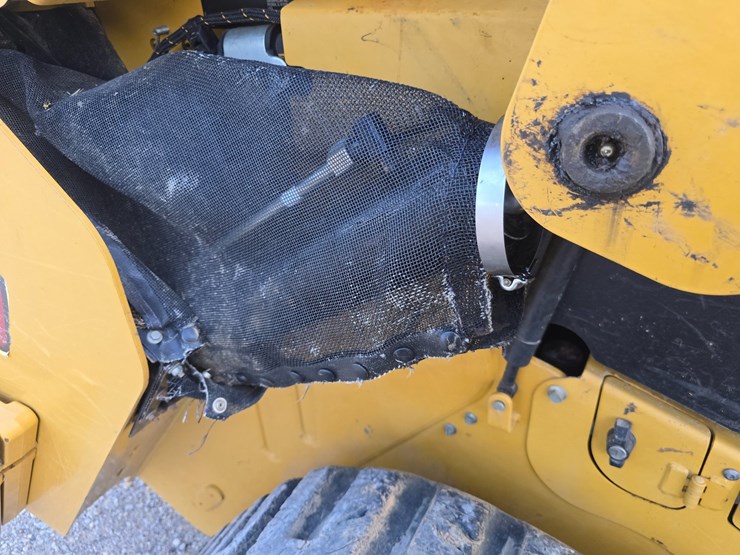 2023-caterpillar-299d3-xe-image-62