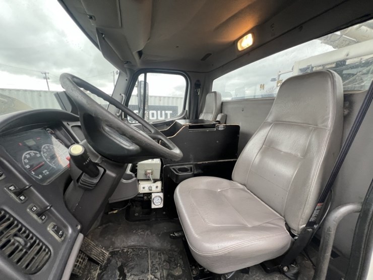 2011-freightliner-vac-con-t/a-vacuum-truck-image-27