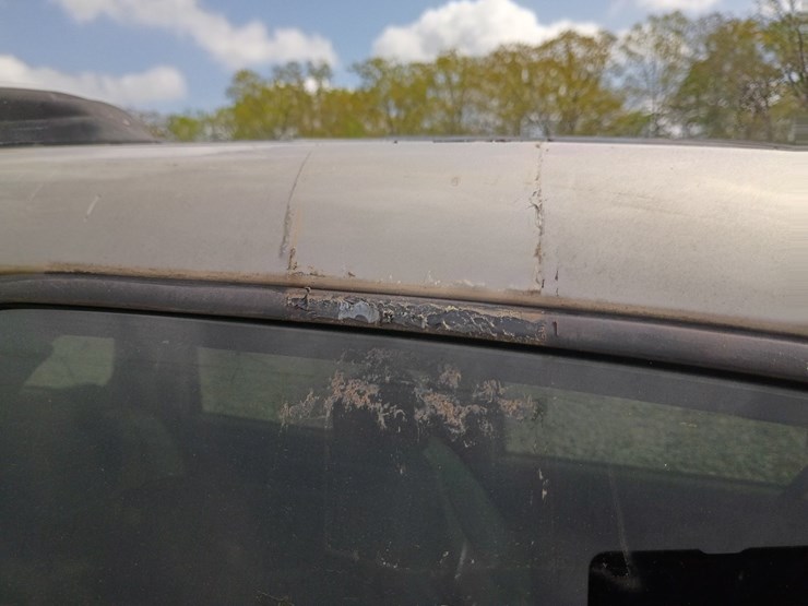 2005-chevrolet-suburban-image-102