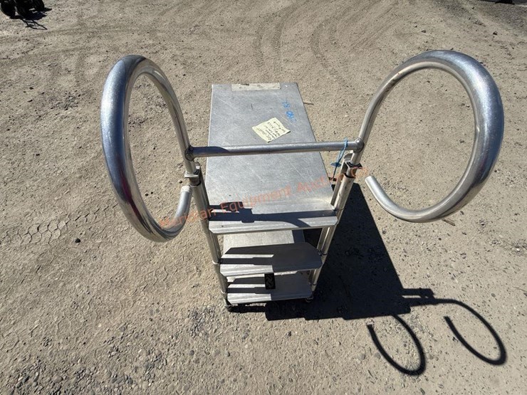 rol-away-warehouse-stock-picker-cart-image-6