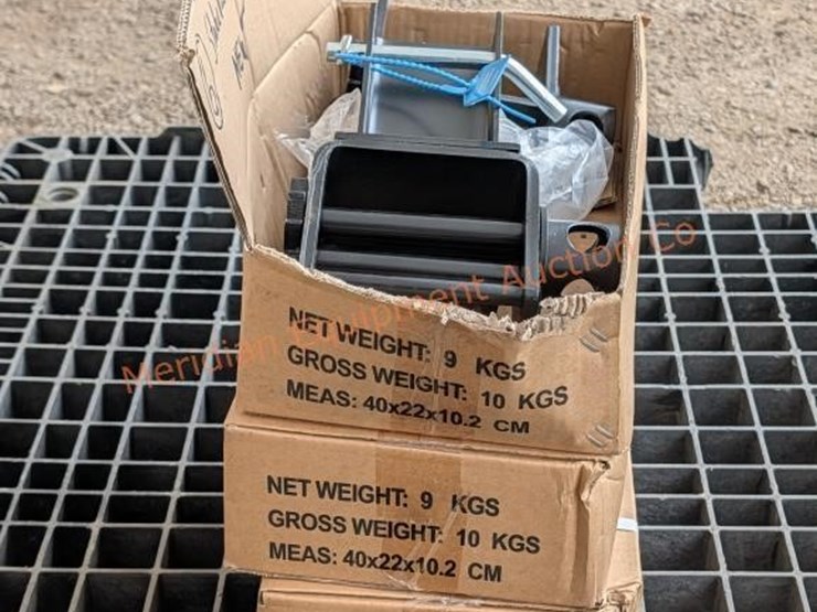 6--stake-pocket-winches-image-3