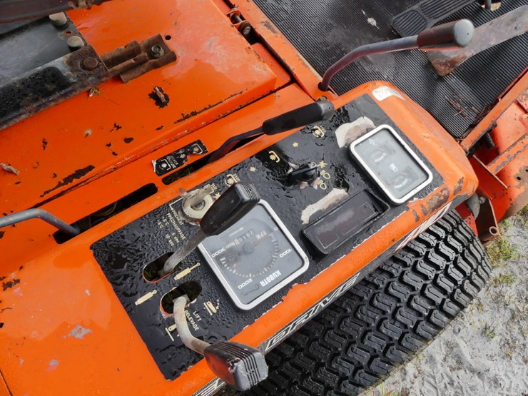 kubota-f2000-image-9