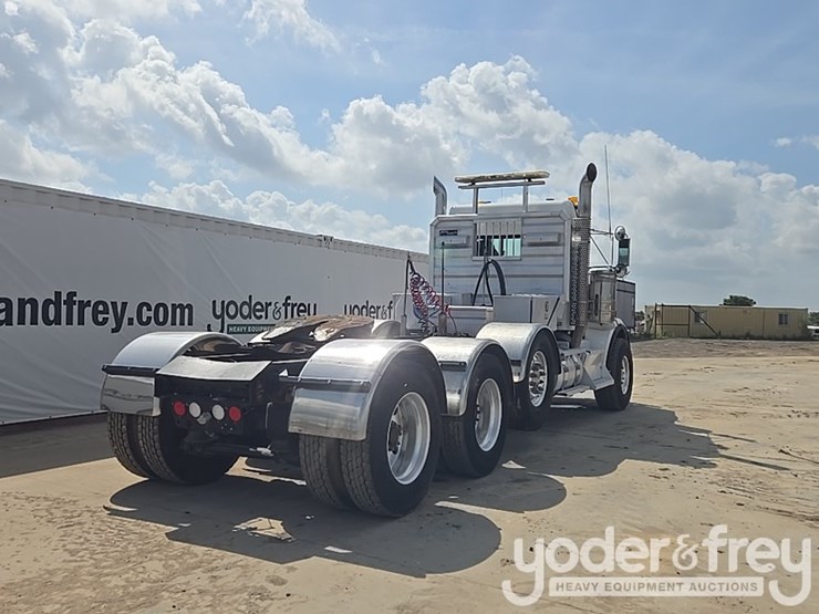 2014-kenworth-t880-image-5