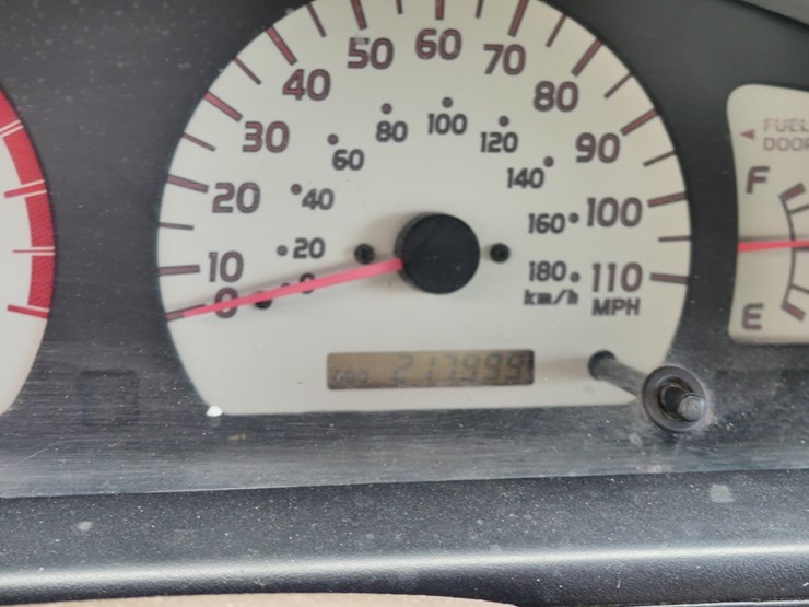 2004-toyota-tacoma-sr5-image-13