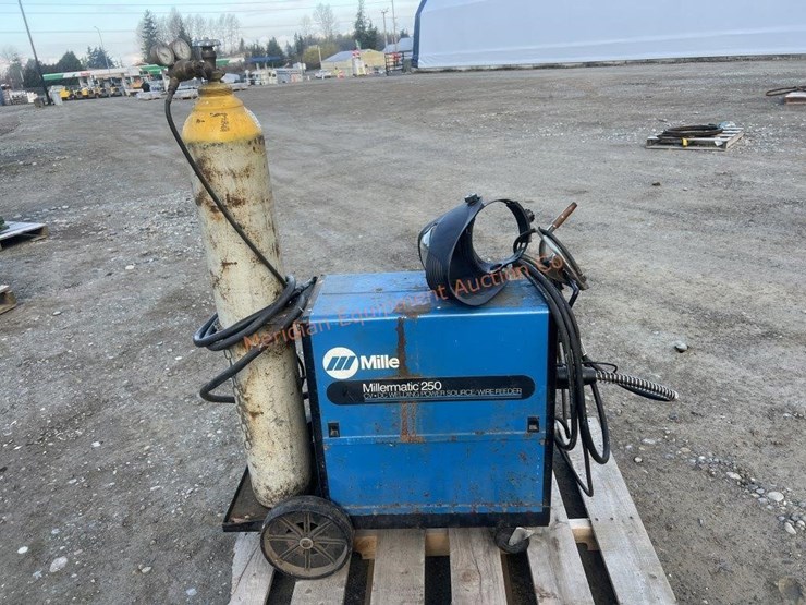 miller-millermatic-250-wire-feed-welder-image-1