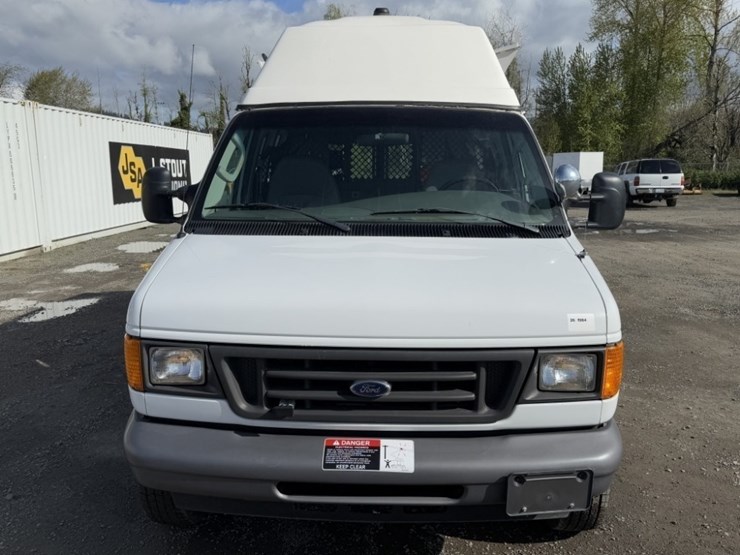 2007-ford-e350-image-8