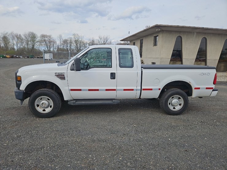 2009-ford-f250-xl-image-2