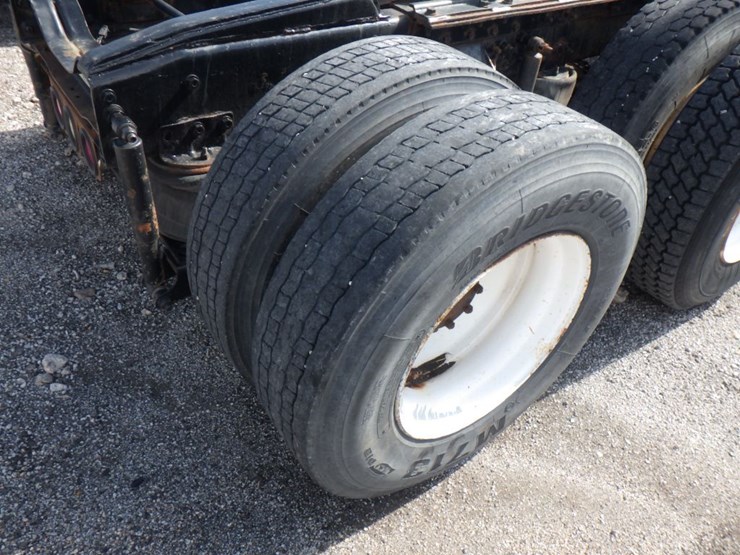 2001-mack-ch613-image-6