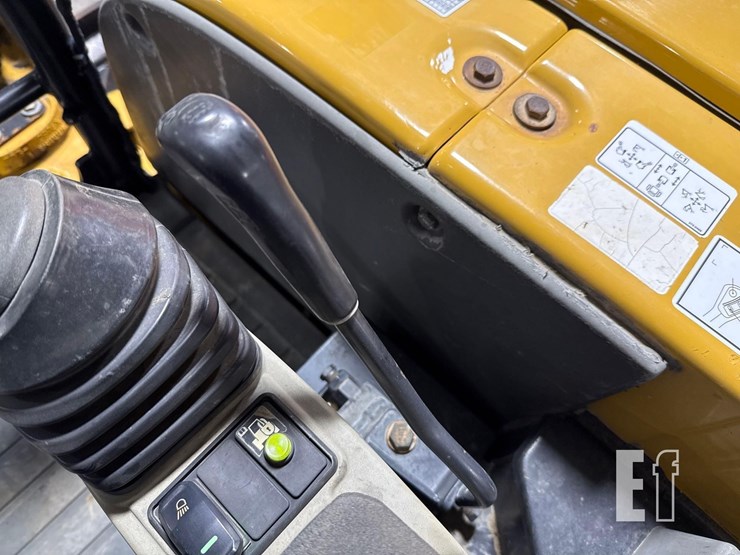 2018-caterpillar-305e2-cr-image-22