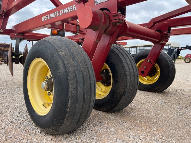 2005-sunflower-1321-image-6