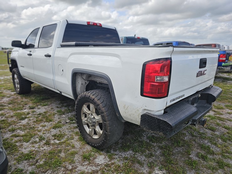 2019-gmc-sierra-2500-image-4