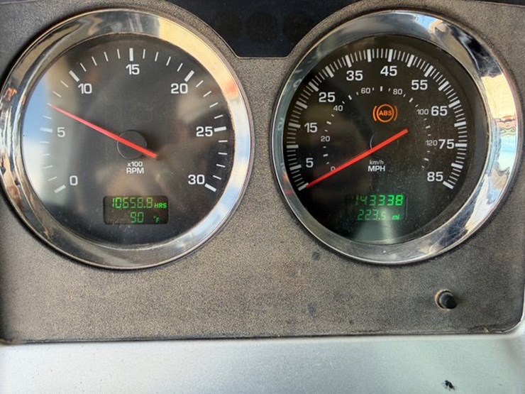 2012-kenworth-t800-image-18