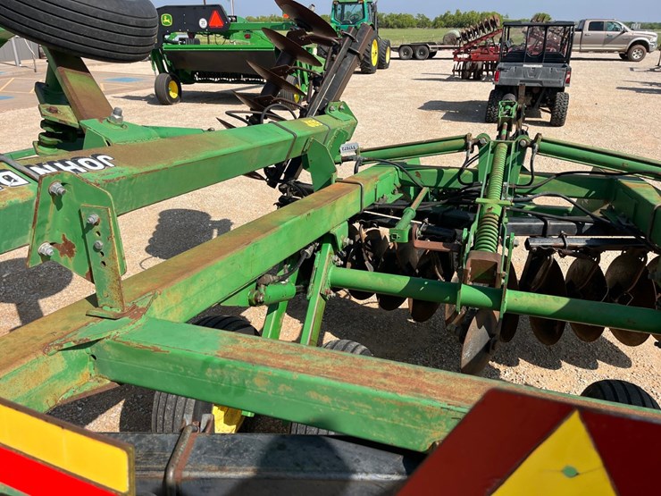2000-john-deere-637-image-12