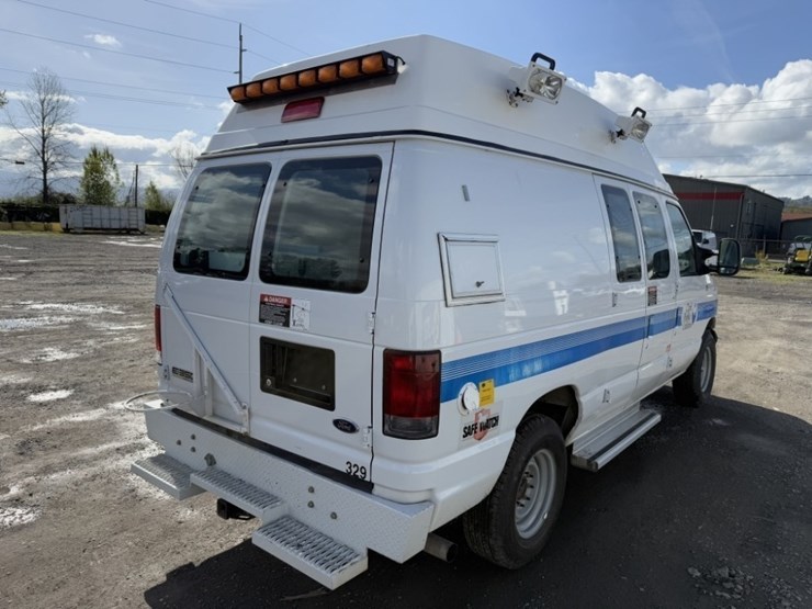 2007-ford-e350-image-4