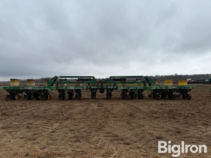 john-deere-7300-image-2