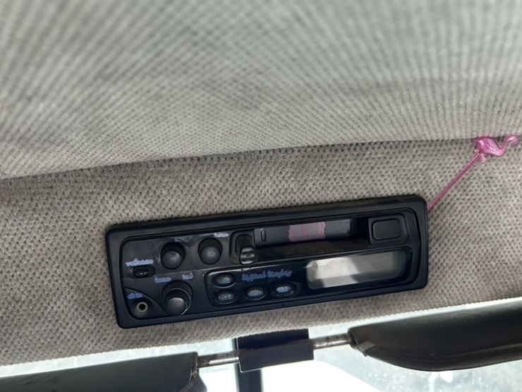 1994-peterbilt-377-image-31