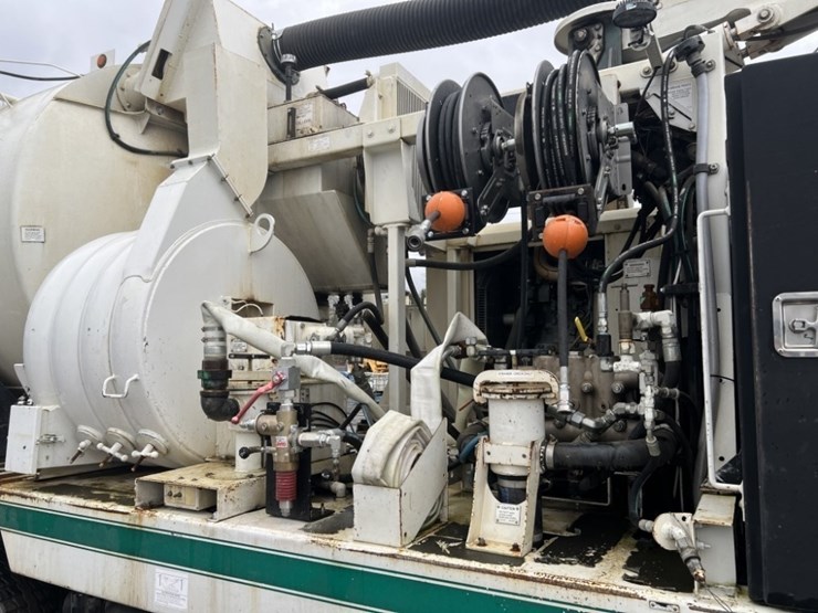 2011-freightliner-vac-con-t/a-vacuum-truck-image-21