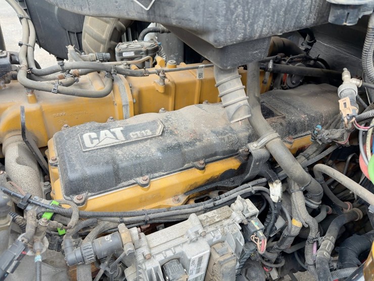 2015-caterpillar-ct660-image-9