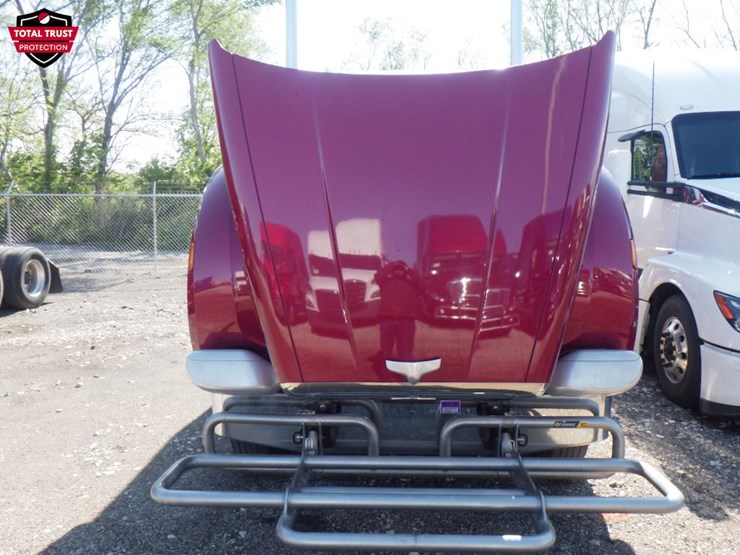 2022-peterbilt-567-image-27