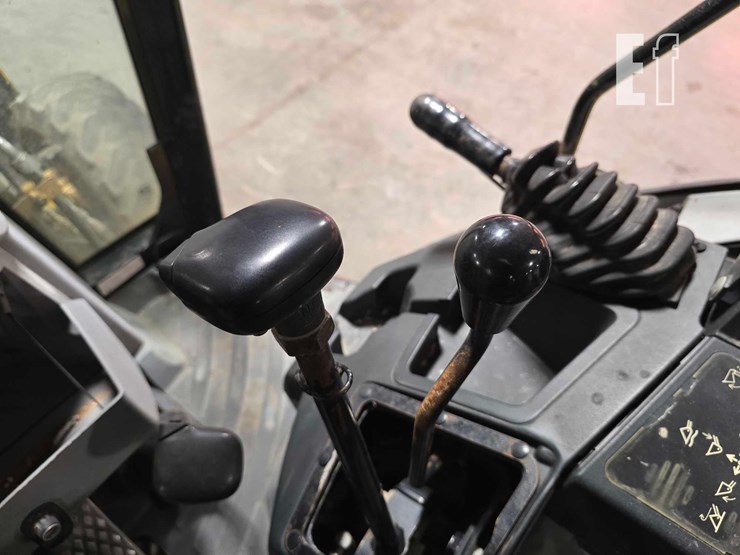 2012-caterpillar-420e-image-23