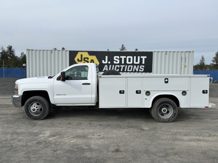 2015-chevrolet-silverado-3500-image-2