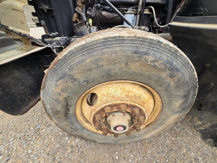 1996-mack-rd690s-image-93