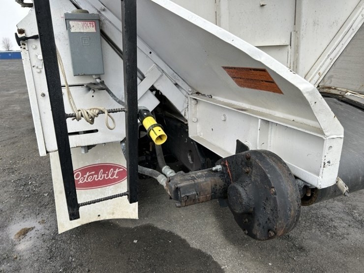 1994-peterbilt-377-image-37