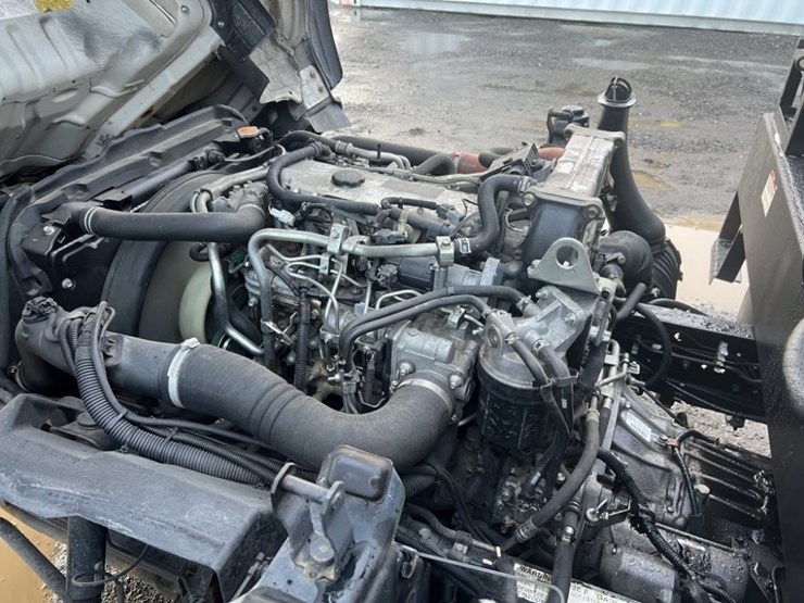 2009-gmc-w5500-image-11