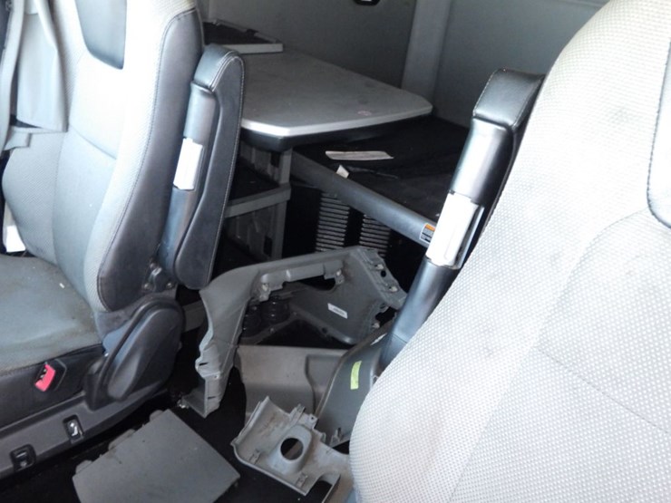 2020-kenworth-t680-image-25