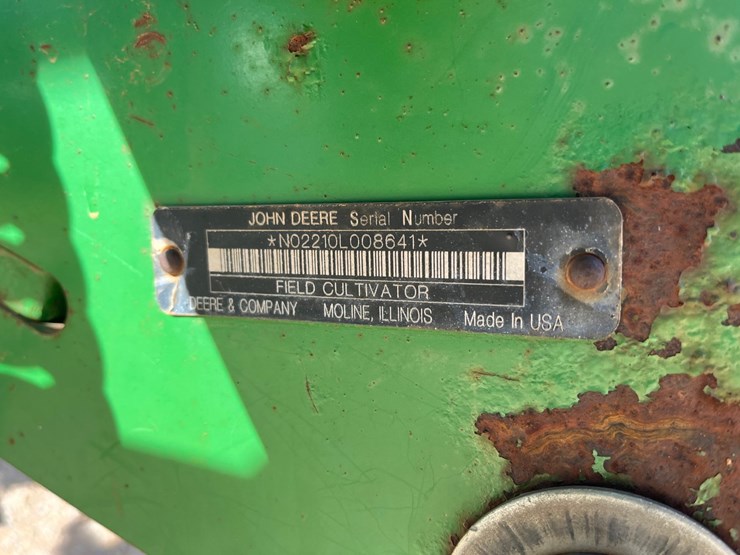 2009-john-deere-2210-image-17