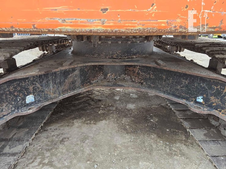 2014-hitachi-zx245us-lc-5n-image-28