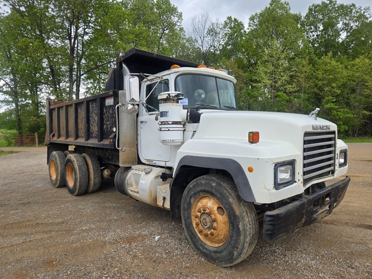 1996-mack-rd690s-image-19