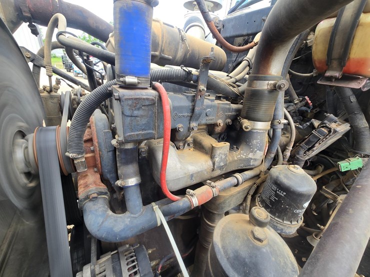 2001-mack-rd688s-image-49